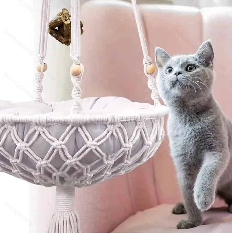 lit suspendu pour chat