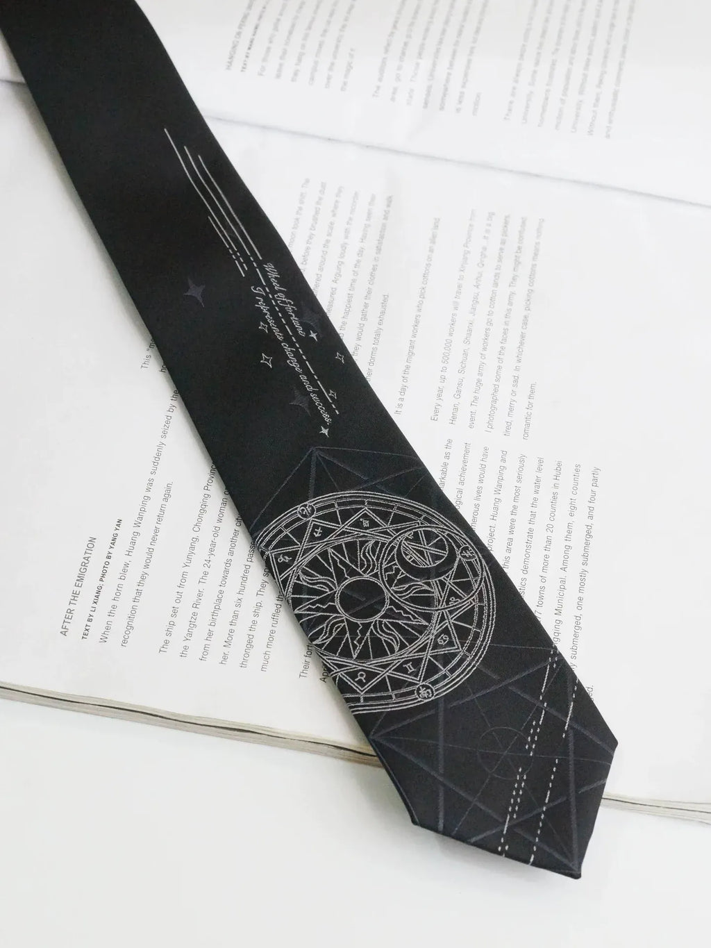 black cravate jacquard constellation