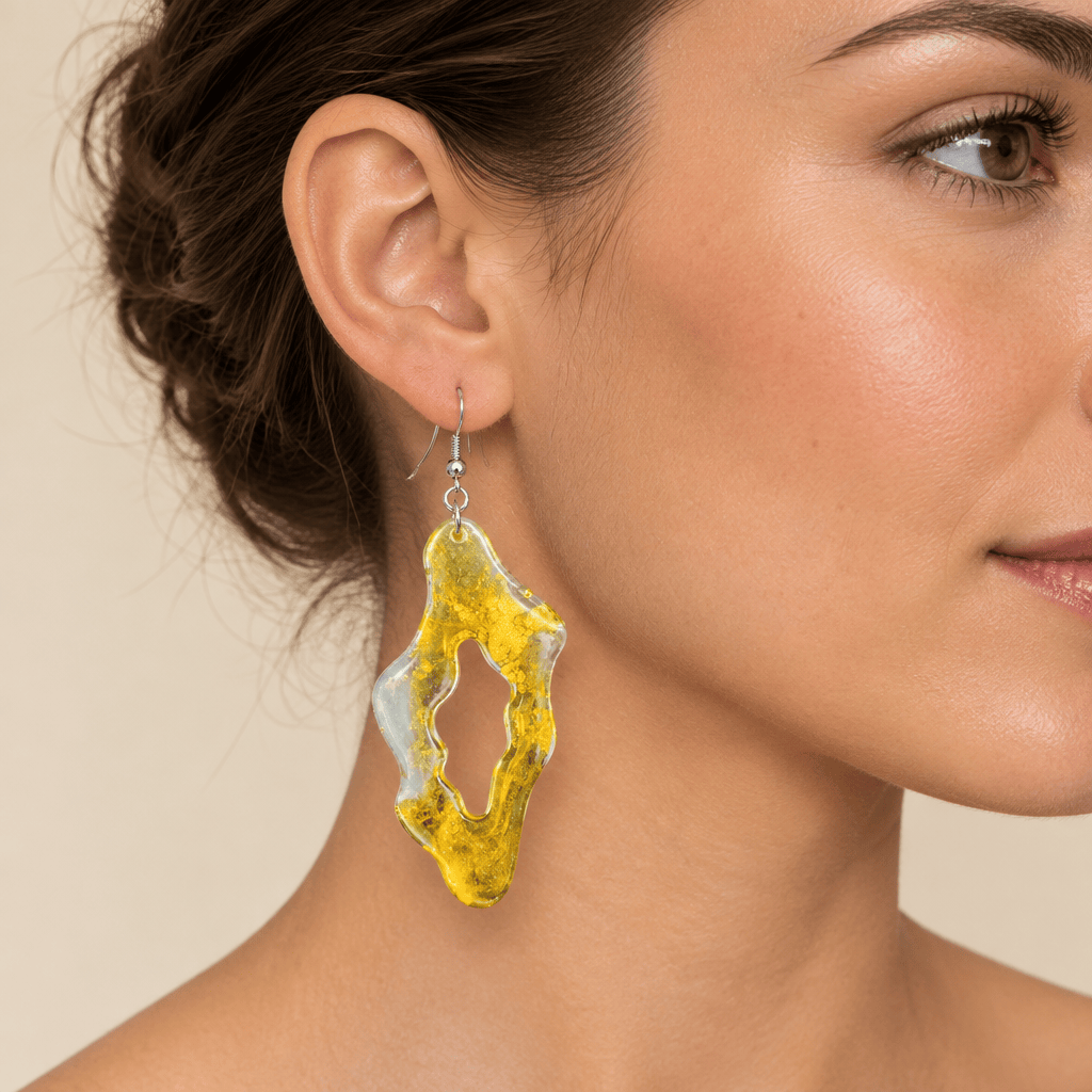Boucles d’oreilles Boucles d’oreilles artisanales en résine époxy jaune