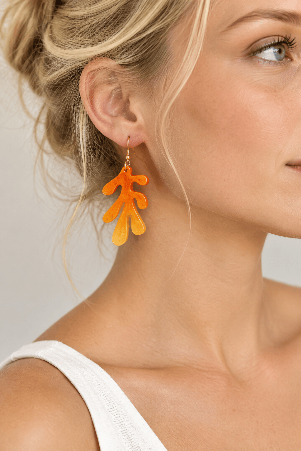 Boucles d'oreilles Boucles d'oreilles feuille en résine époxy orange et jaune - pièce unique