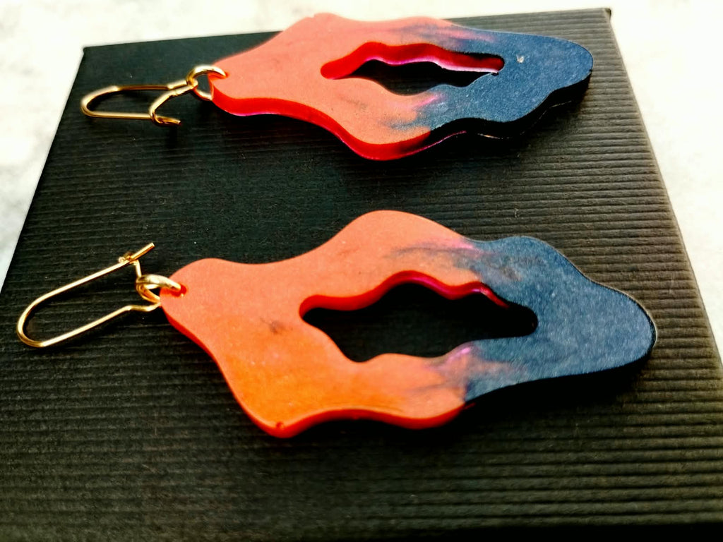 Boucles d’oreilles Boucles d’oreilles Flamme en résine époxy – pièce unique