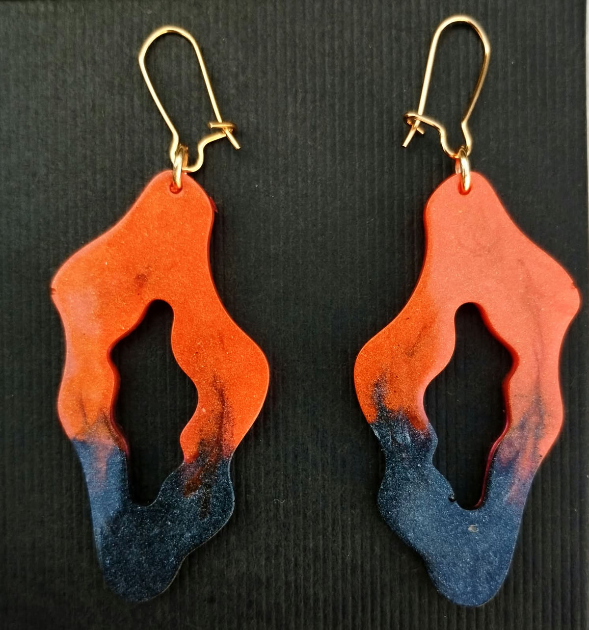 Boucles d’oreilles Boucles d’oreilles Flamme en résine époxy – pièce unique